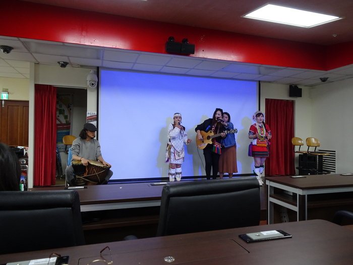 部落女神-歌舞表演