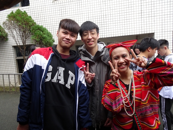 企管學長也來探班